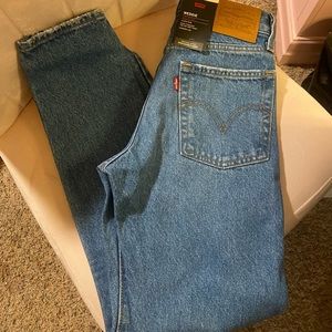 Levi’s wedgie jeans